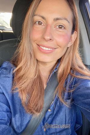 225607 - Laura Age: 37 - Costa Rica