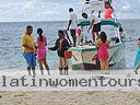 cartagena-women-boat-1104-46