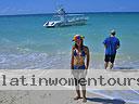 cartagena-women-boat-1104-59